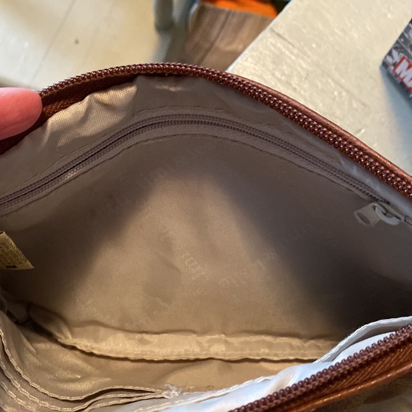 Timi & Leslie Purse - Picture 7 of 8